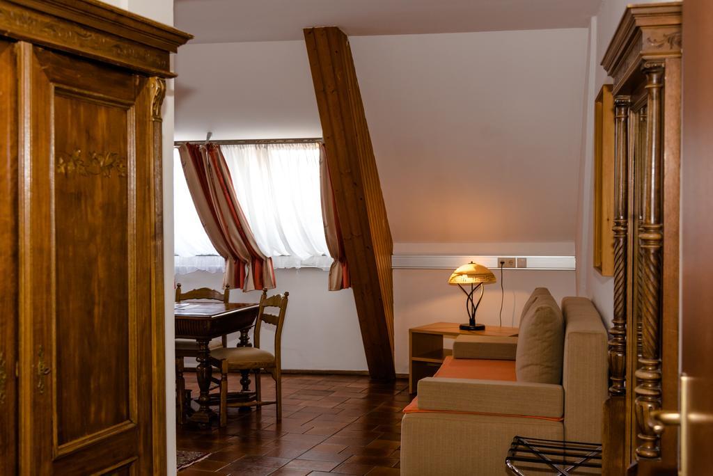 Stadthotel Schwerterbraeu Judenburg Buitenkant foto