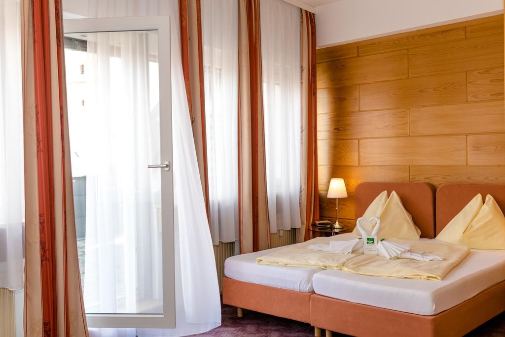 Stadthotel Schwerterbraeu Judenburg Buitenkant foto
