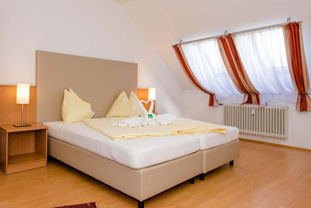 Stadthotel Schwerterbraeu Judenburg Buitenkant foto