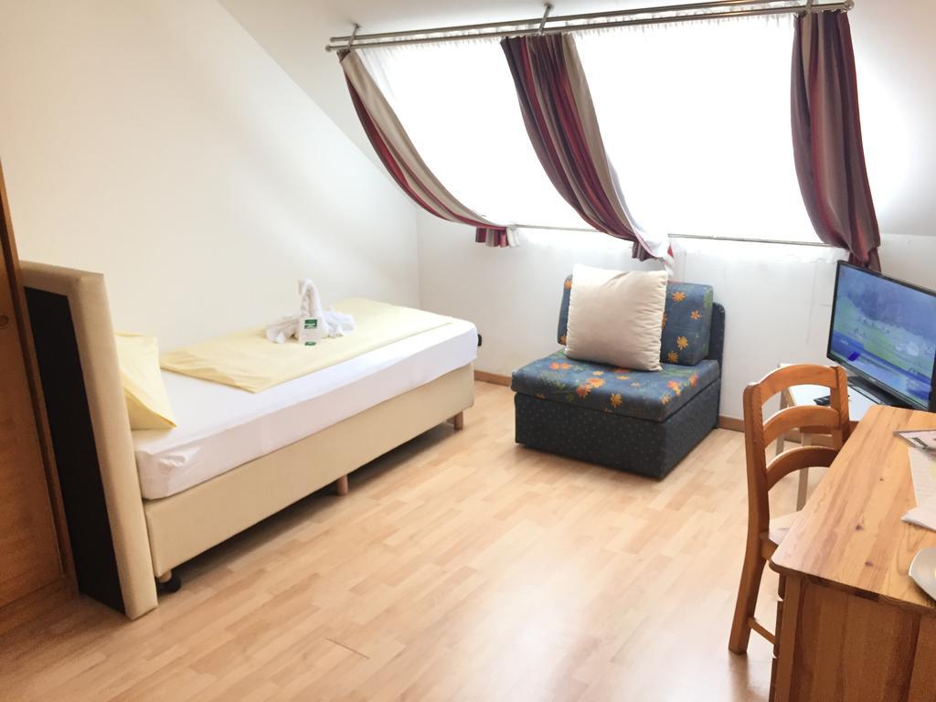 Stadthotel Schwerterbraeu Judenburg Buitenkant foto