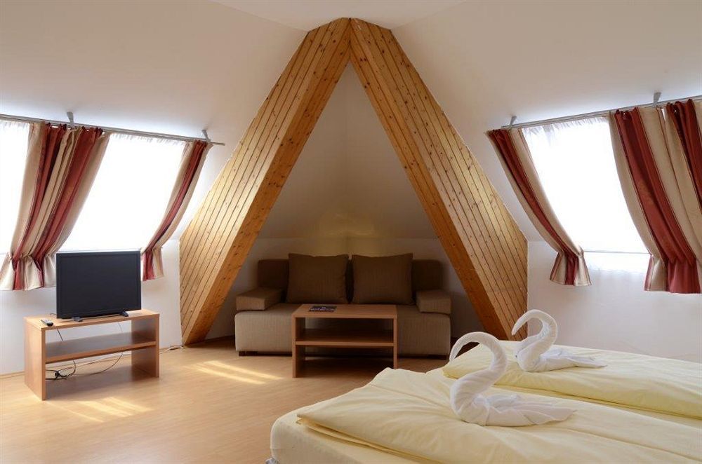 Stadthotel Schwerterbraeu Judenburg Buitenkant foto