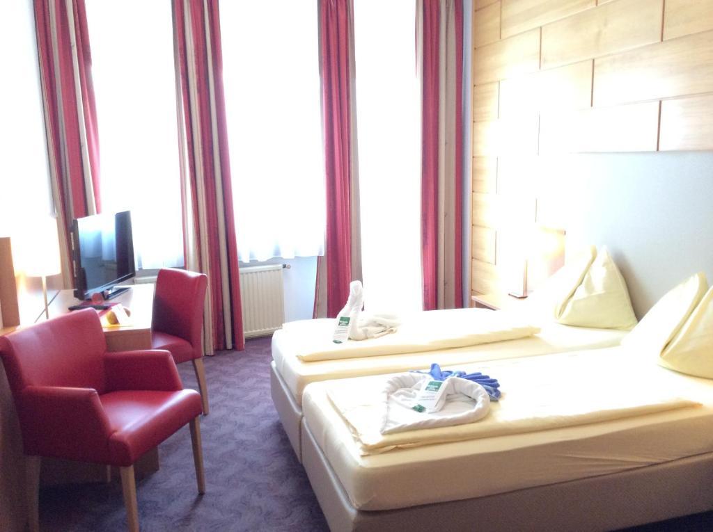 Stadthotel Schwerterbraeu Judenburg Buitenkant foto