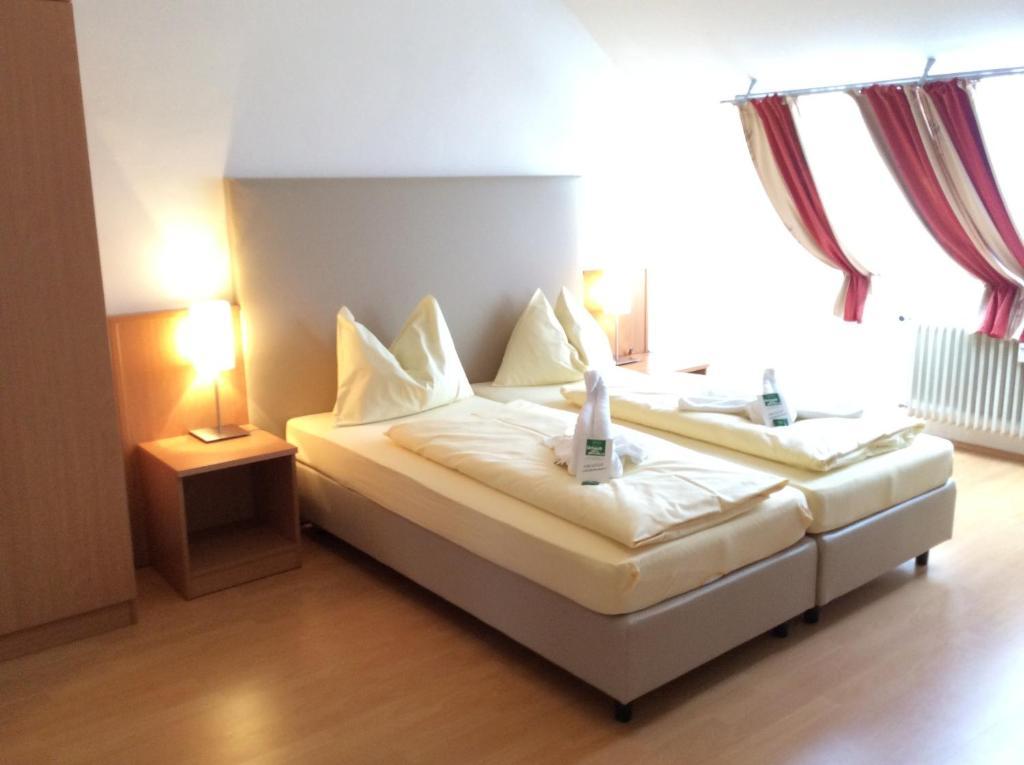 Stadthotel Schwerterbraeu Judenburg Kamer foto