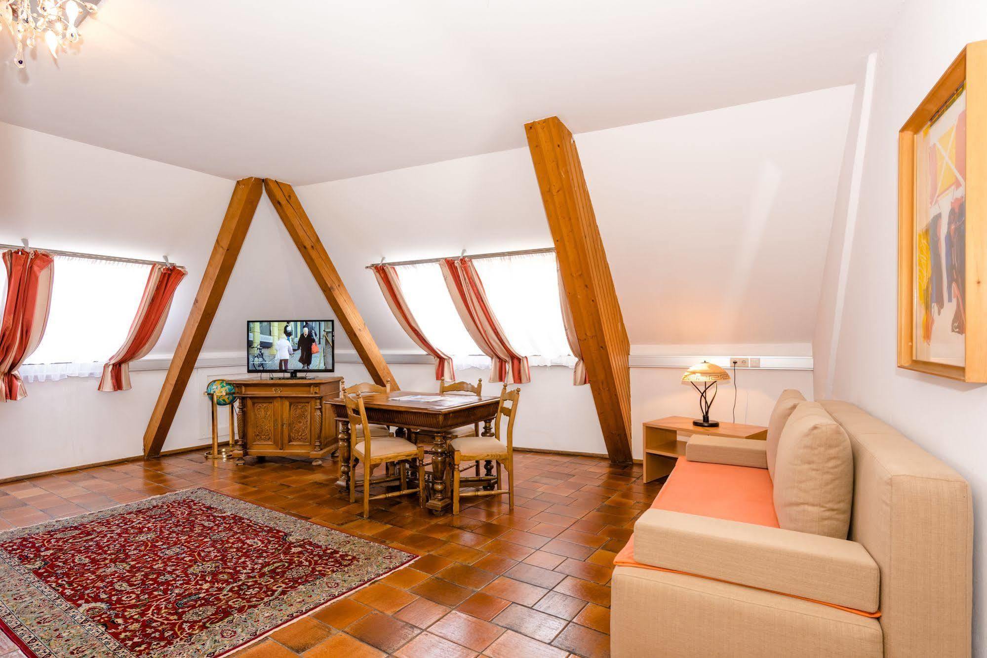 Stadthotel Schwerterbraeu Judenburg Buitenkant foto