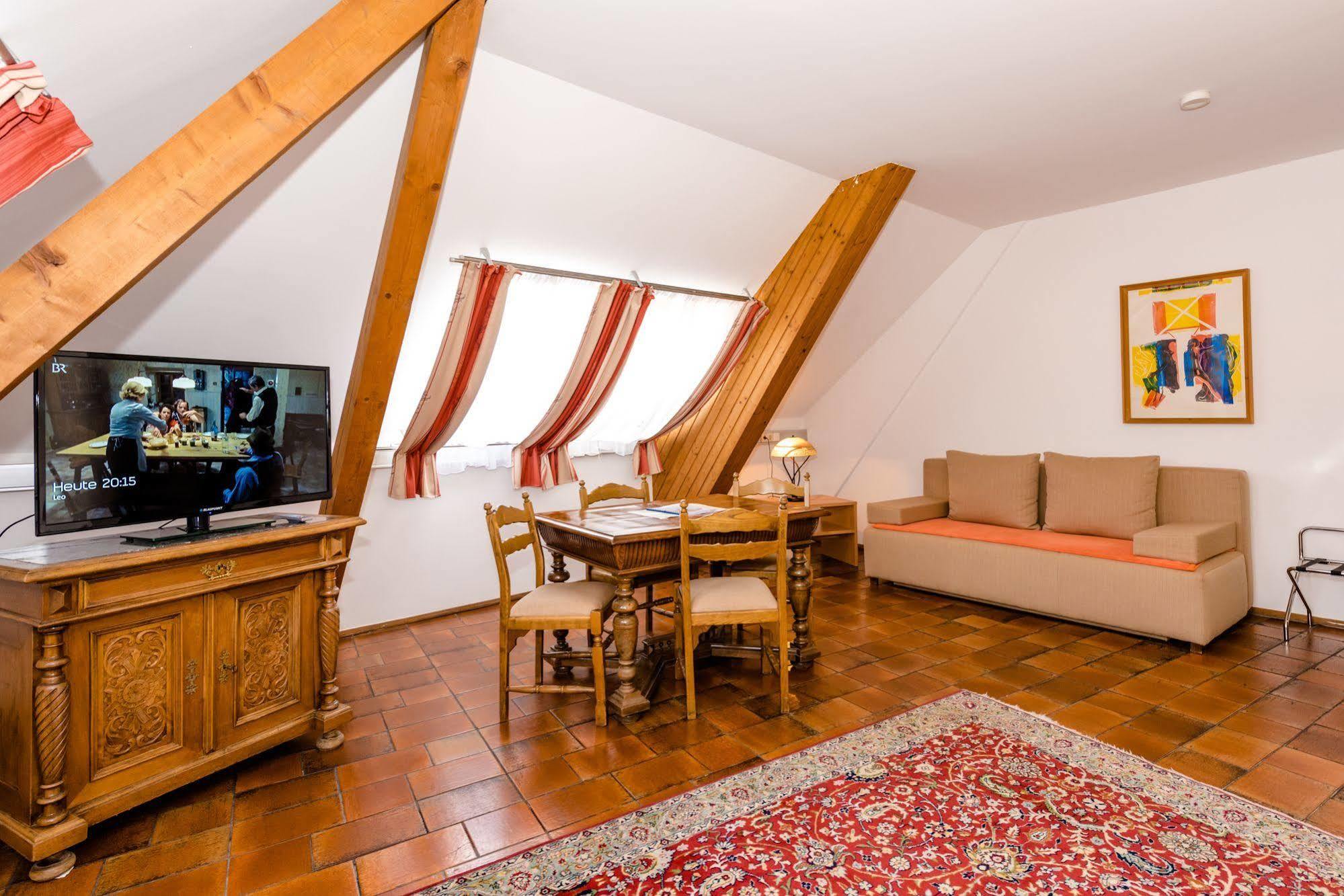 Stadthotel Schwerterbraeu Judenburg Buitenkant foto