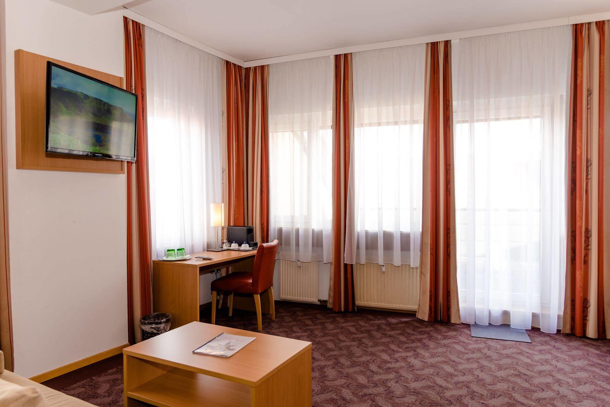Stadthotel Schwerterbraeu Judenburg Buitenkant foto