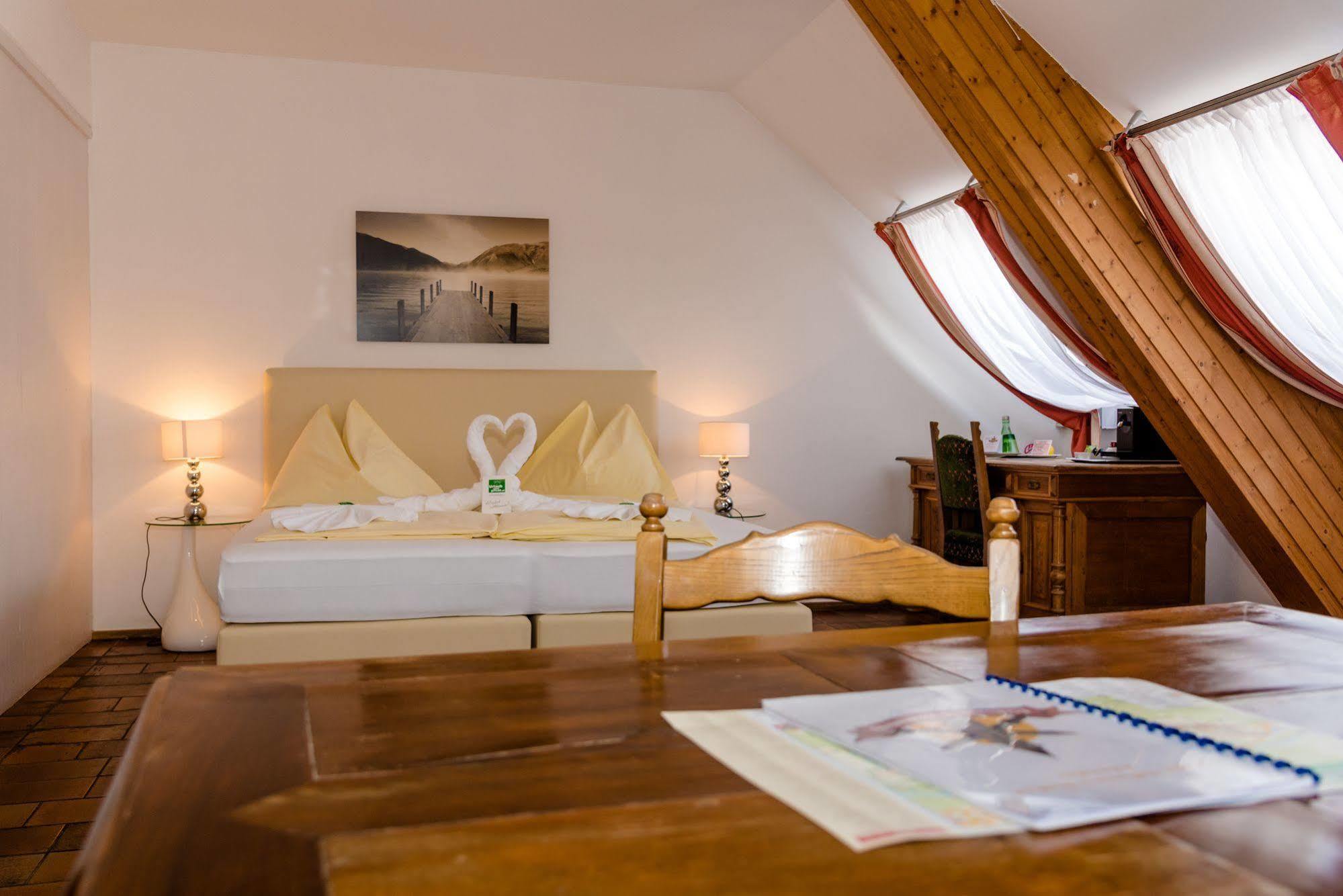 Stadthotel Schwerterbraeu Judenburg Buitenkant foto